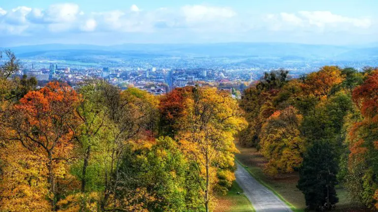 Große Bedeutung hat auch die Stadt Kassel im Zeitreiseroman