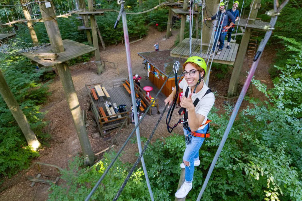 Mark beim hohen Klettern im Kletterwald Edersee