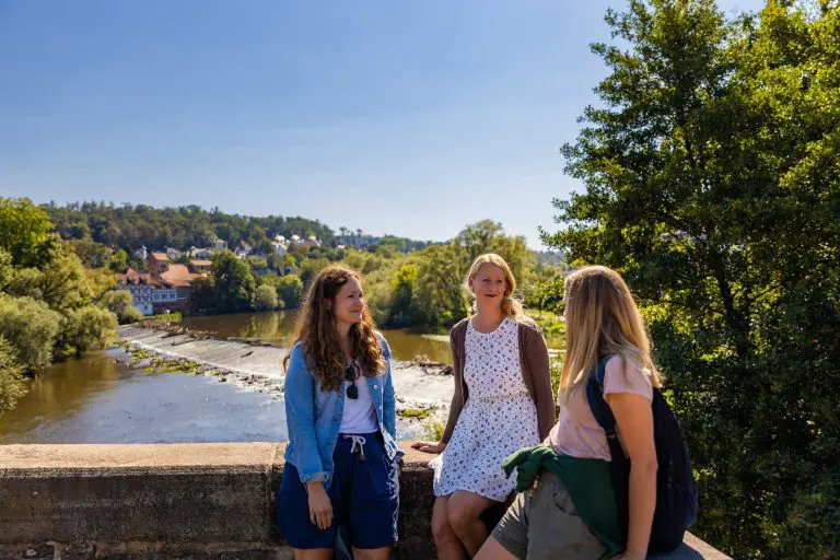 Drei Mädels in der Natur in der Bartenwetzerstadt Melsungen