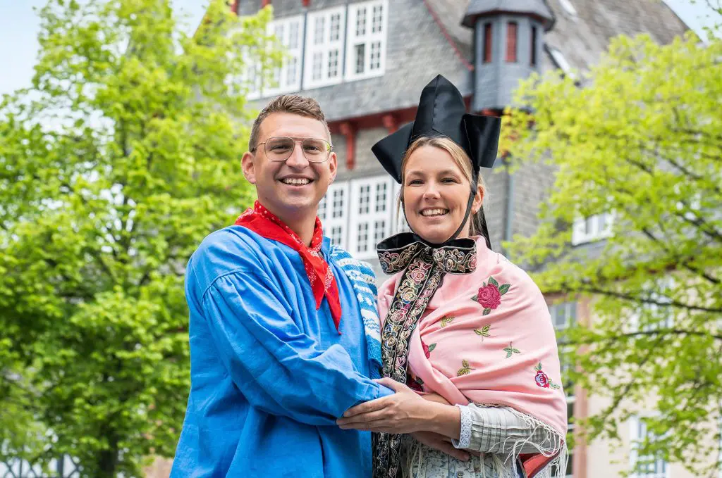 Hessentag 2024 in Fritzlar - Mann und Frau in Trachten