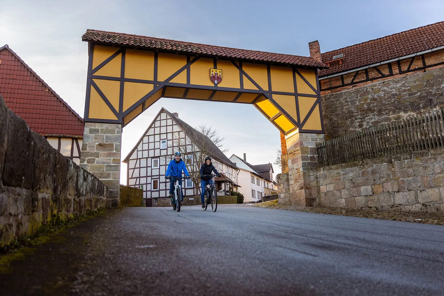 Anne und Sascha genießen ein entspanntes Pärchenwochenende im Hotel Brunnenhaus Schloss Landau und erkunden die charmante Stadt Bad Arolsen. Foto: David Heise